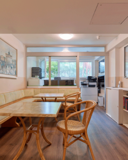 Haus Bismarck Aufenthaltsraum und Büro SOZIALES-BERLIN Haus Bismarck Aufenthaltsraum und Büro SOZIALES-BERLIN