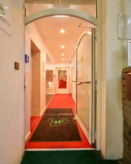 Haus Bismarck Eingang SOZIALES-BERLIN Haus Bismarck Eingang SOZIALES-BERLIN