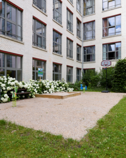 Haus Siegfriedshof Spielzeug SOZIALES-BERLIN Haus Siegfriedshof Spielzeug SOZIALES-BERLIN